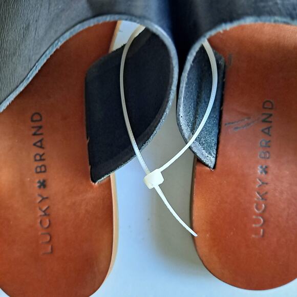 Lucky Brand Ari Black Leather White Knot Slide Thong Flat Sandals - Size 8M - Picture 8 of 10